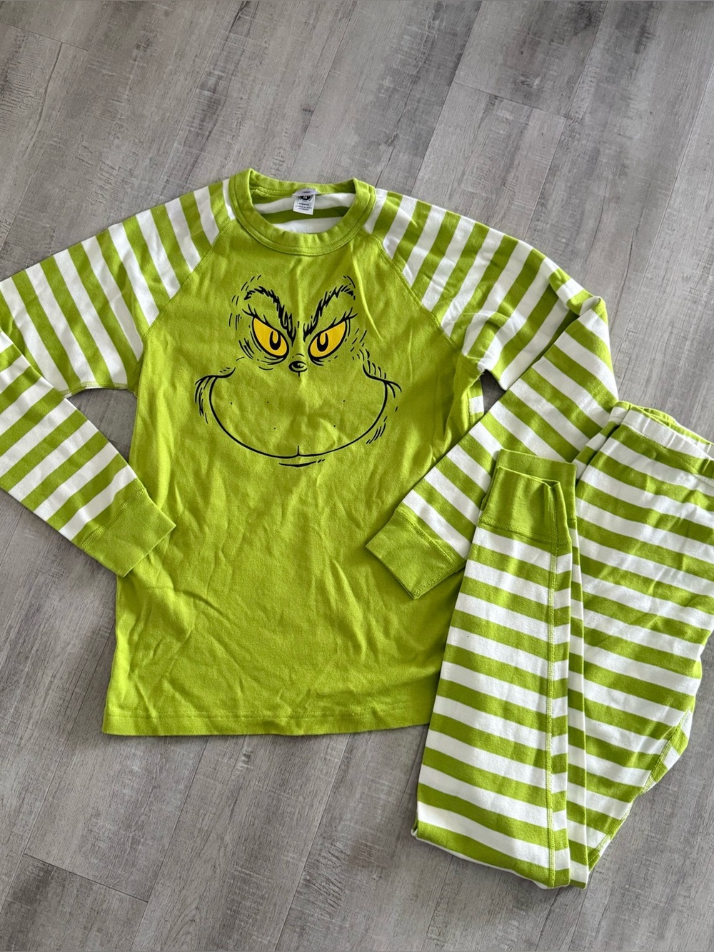 Hanna Anderson Grinch Holiday Green/white Christmas Pajama set, Women’s Medium